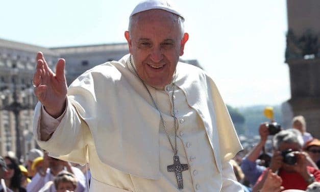 Papa Franjo optužen za prikrivanje pedofilije u Crkvi