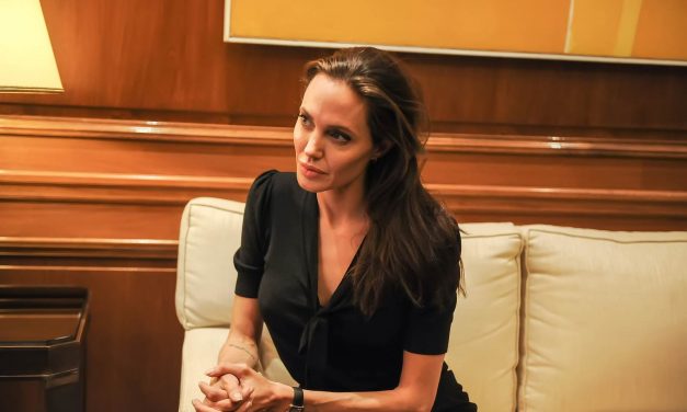 Angelina Jolie možda ide i u politiku