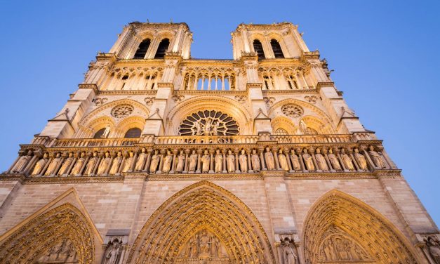 Francuski veleposlanik izrazio prezir prema Srbima koji su požar u Notre Dame nazvali Božjom kaznom