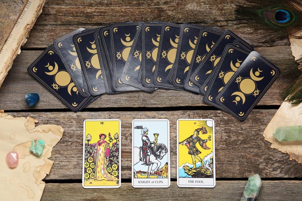 Tarot čitanje - uživo od 0-24 sata