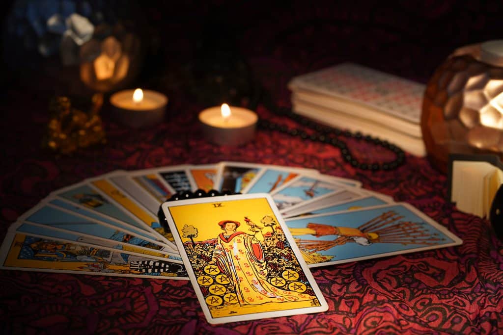 Što je ljubavni tarot